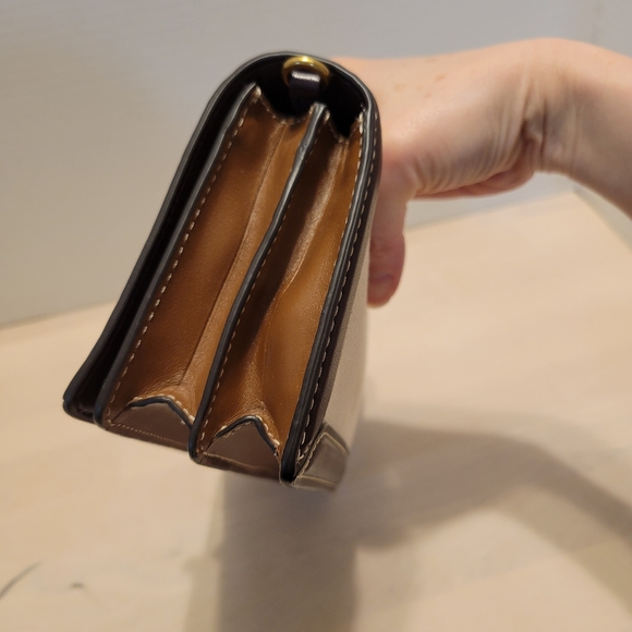 ❌️❌️SOLD❌️❌️ Coach Riley Tea Rose Clutch - Picture 3 of 11